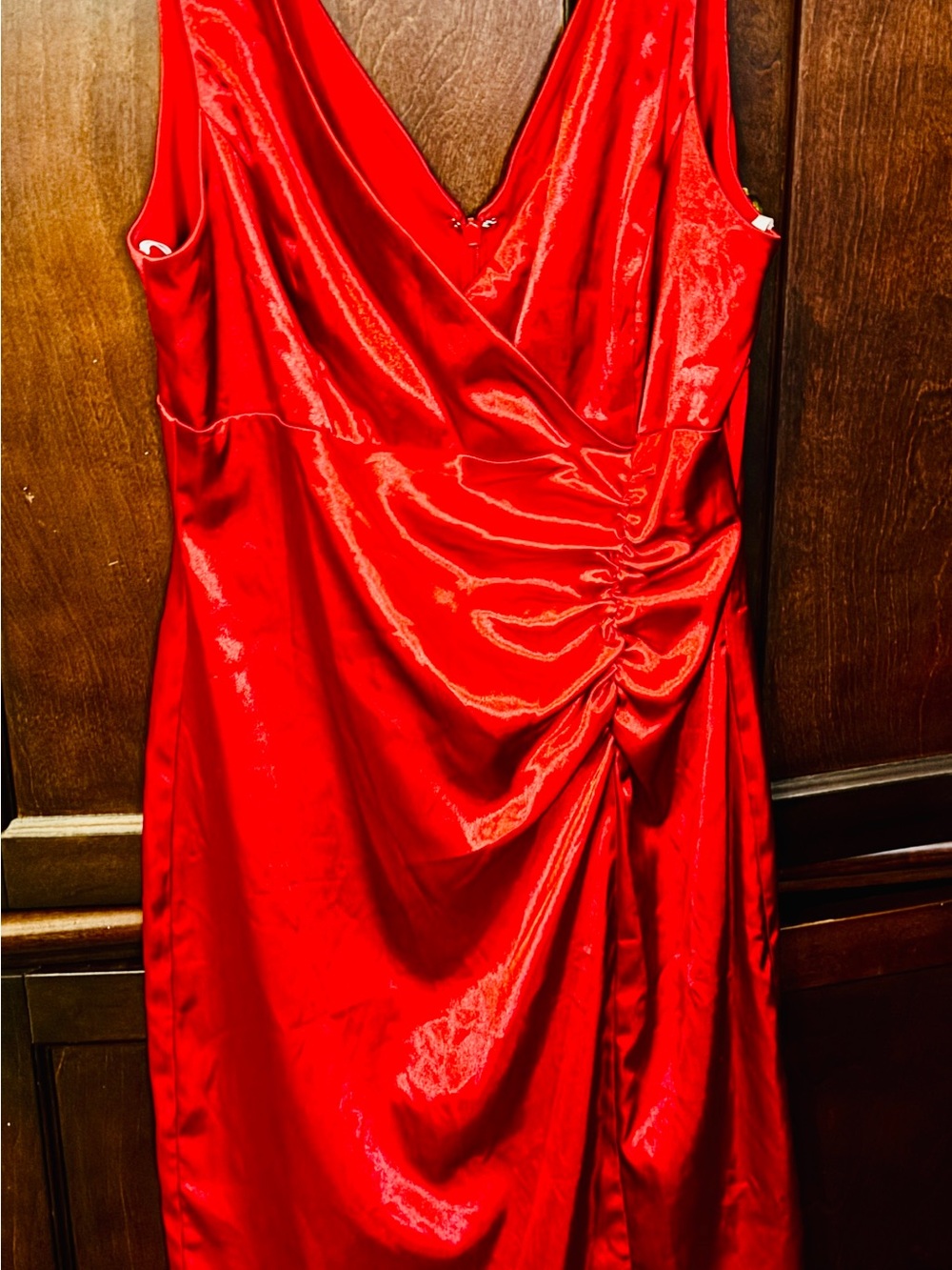 Blondie Nites Shimmery Red V‑Neck Ruched Satin Prom Dress